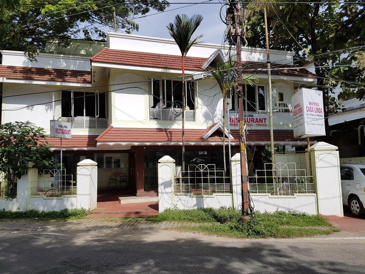 Casa Linda Hotel Kochi Exteriör bild