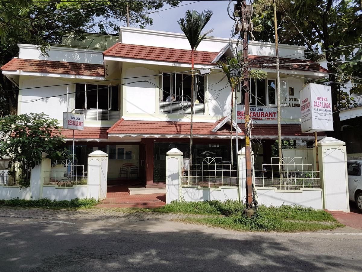 Casa Linda Hotel Kochi Exteriör bild