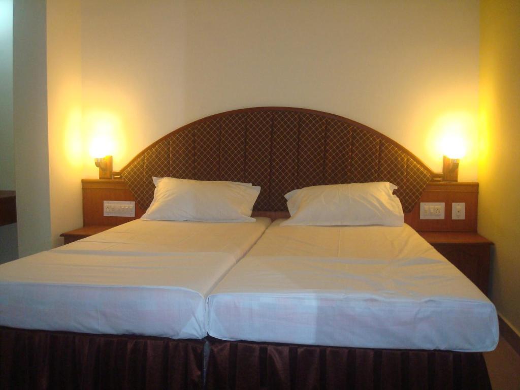 Casa Linda Hotel Kochi Exteriör bild